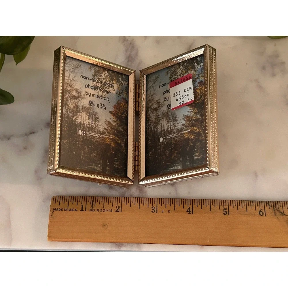 Vintage Intercraft Gold Tone Folding Double Photo Frame 2.25 x 3.25 Non-Glare